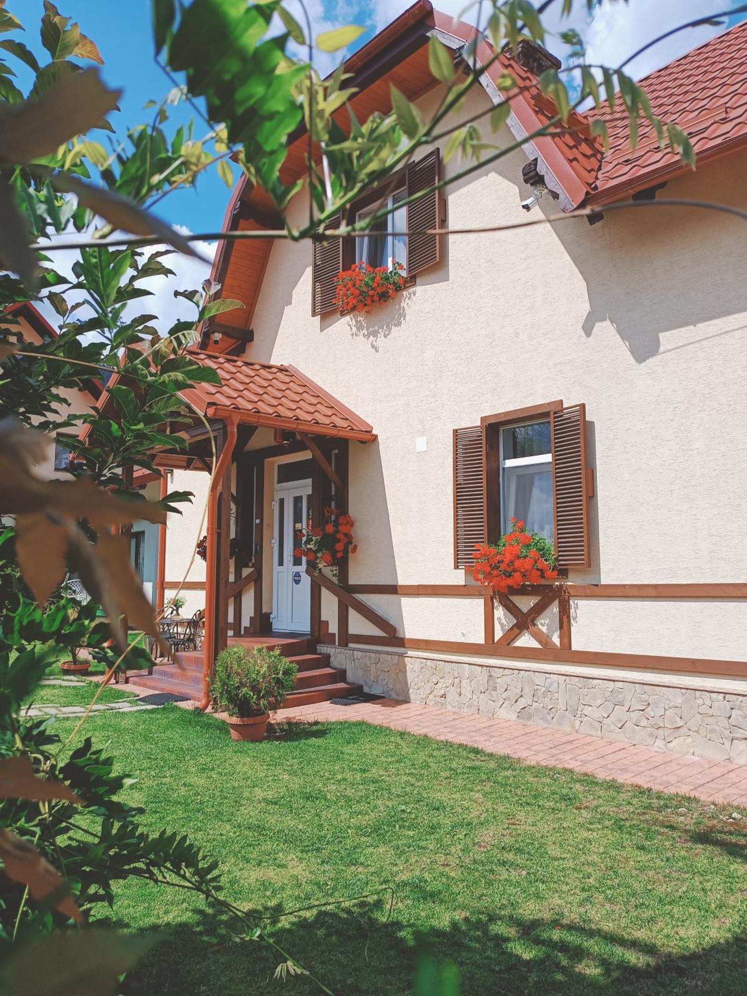Residence Rooms Bucovina Câmpulung Moldovenesc エクステリア 写真