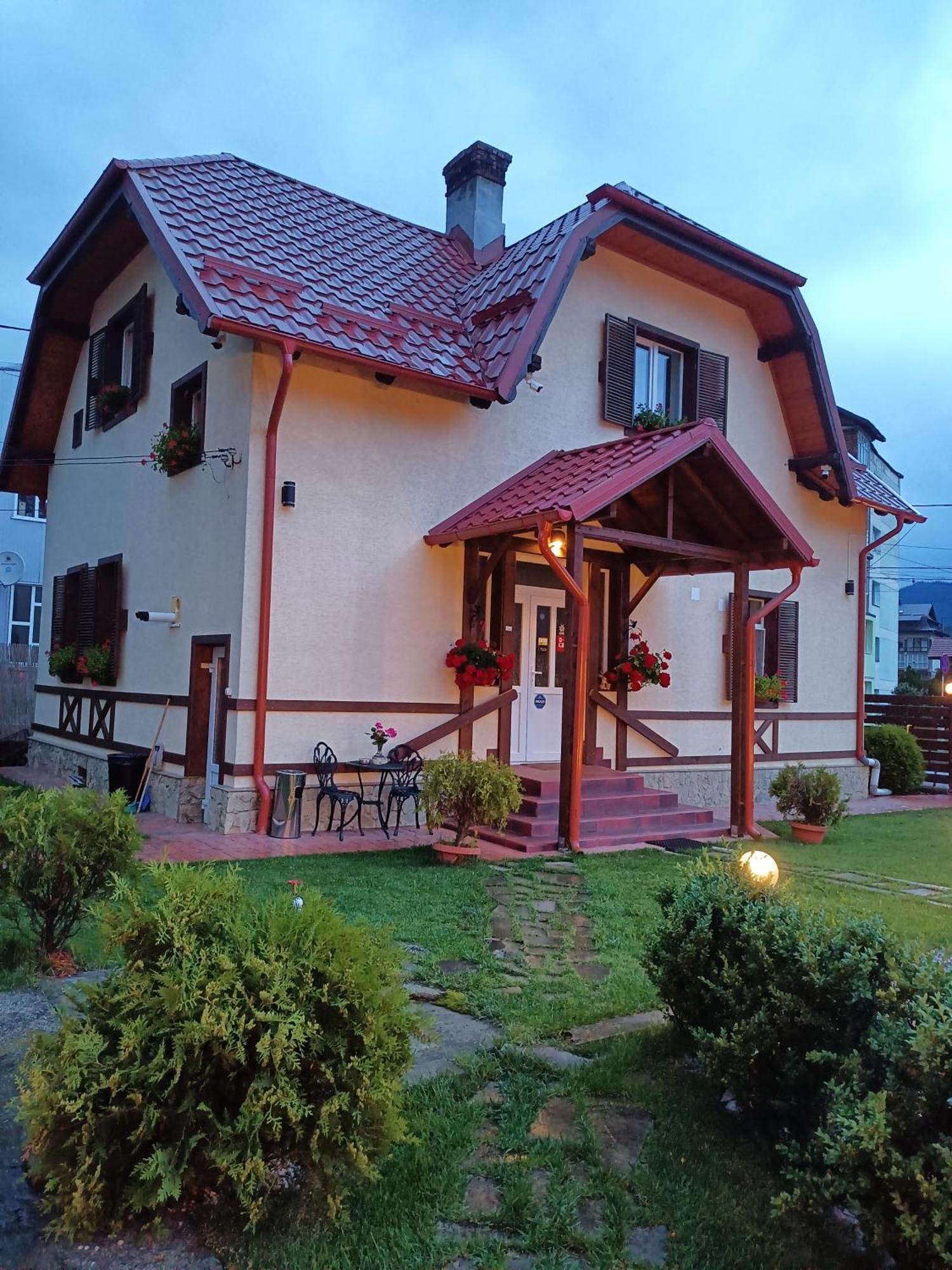Residence Rooms Bucovina Câmpulung Moldovenesc エクステリア 写真