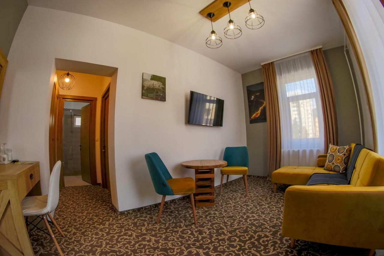 Residence Rooms Bucovina Câmpulung Moldovenesc エクステリア 写真