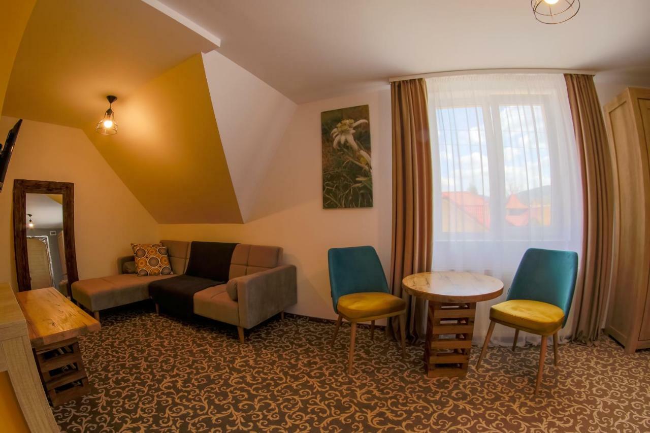 Residence Rooms Bucovina Câmpulung Moldovenesc エクステリア 写真